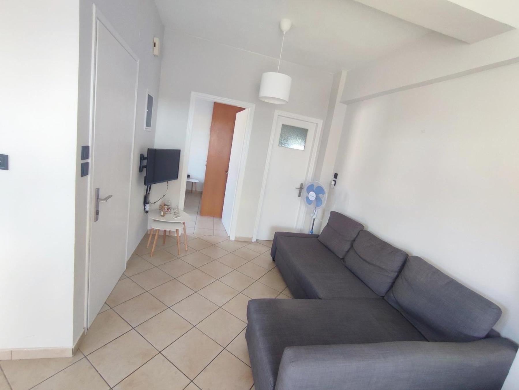 Peroulia Apartments Kómboi Eksteriør bilde